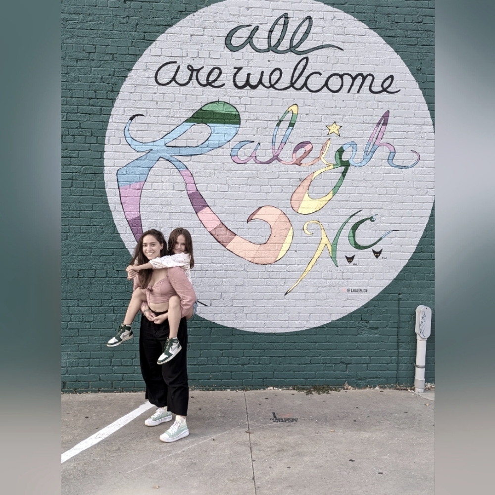 Meet your Posher, Danielle